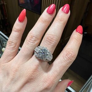 Elegant 14kg 7 carat Diamond Ring incredible lab diamond 4 carat center stone
